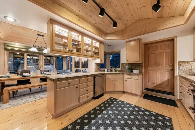$1,950,000 | 12705 Falcon Point Place, Truckee, CA 96161