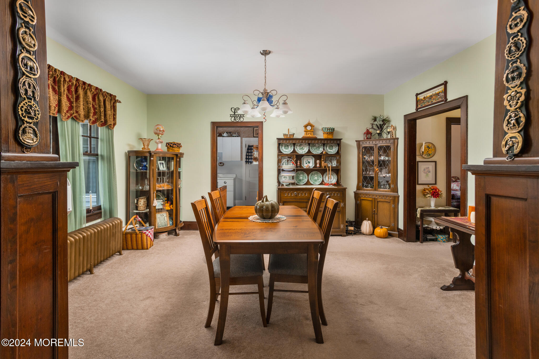 2149 Jacksonville Jobstown Road Jobstown, NJ 08041 - Photo 16 of 48 a dining room with furniture and window
