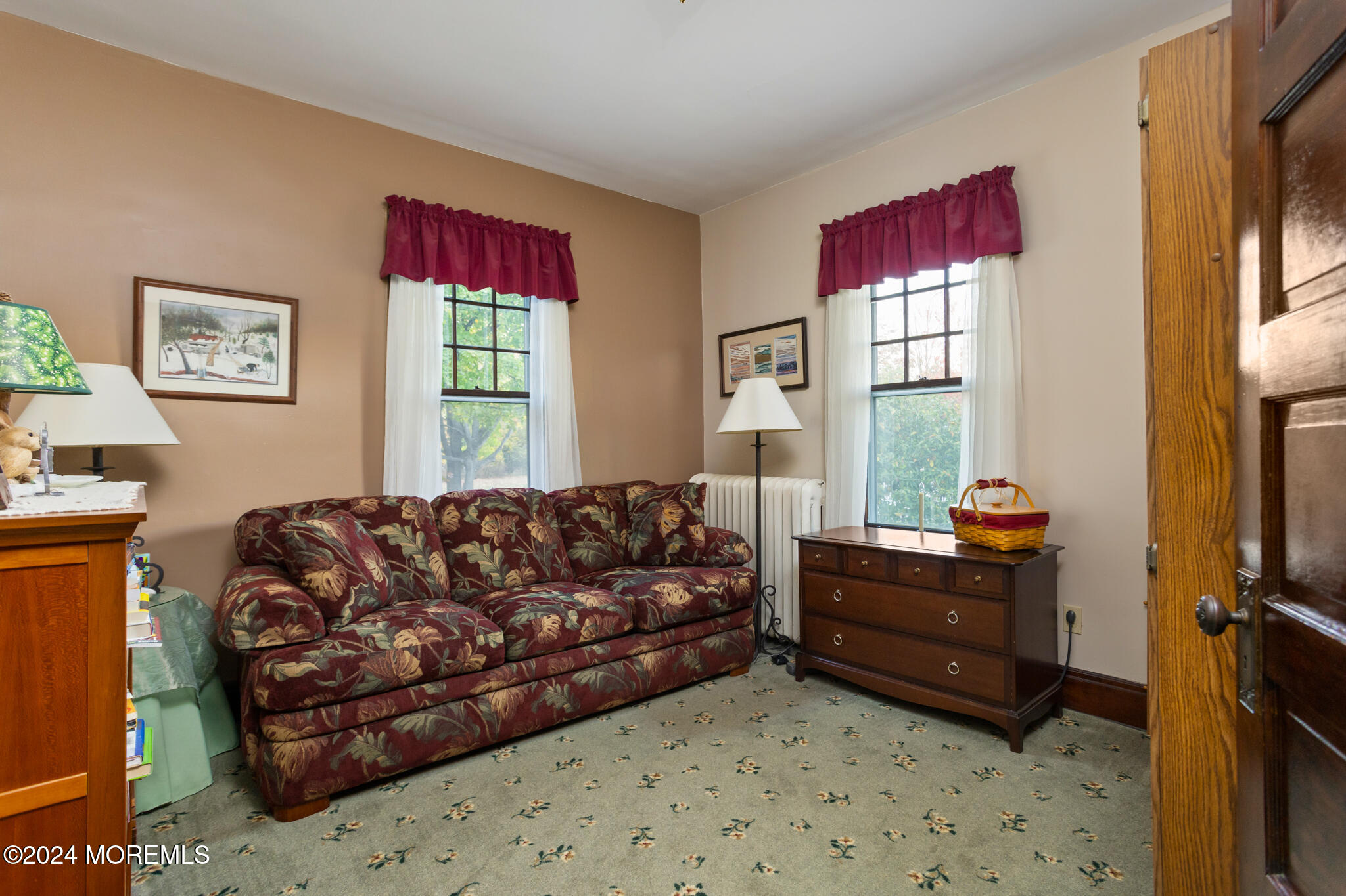 2149 Jacksonville Jobstown Road Jobstown, NJ 08041 - Photo 27 of 48 a living room with furniture a flat screen tv and a window