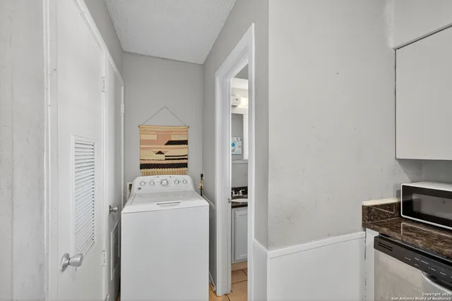 $115,000 | 129 East Silver Sands Drive, Unit 129, San Antonio, TX 78216