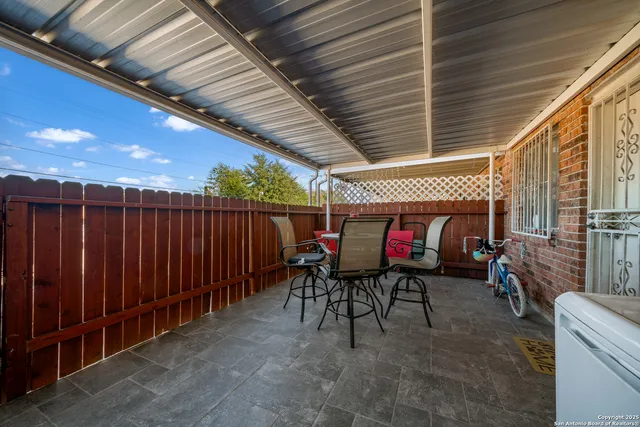 $115,000 | 129 East Silver Sands Drive, Unit 129, San Antonio, TX 78216