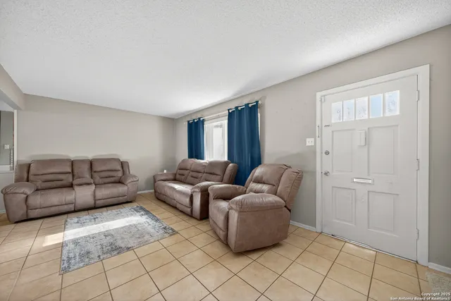 $115,000 | 129 East Silver Sands Drive, Unit 129, San Antonio, TX 78216