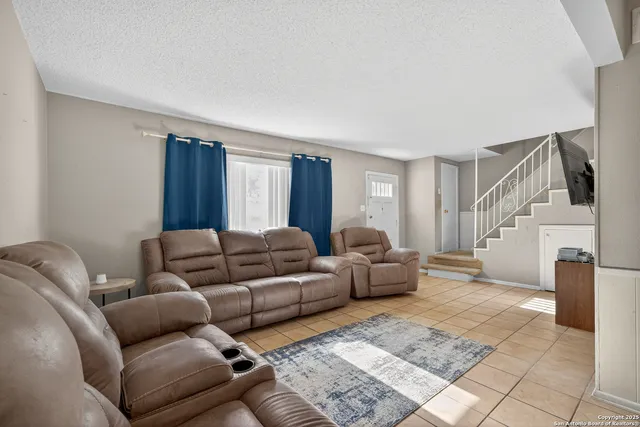 $115,000 | 129 East Silver Sands Drive, Unit 129, San Antonio, TX 78216