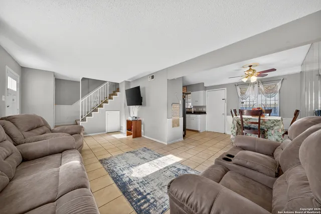 $115,000 | 129 East Silver Sands Drive, Unit 129, San Antonio, TX 78216