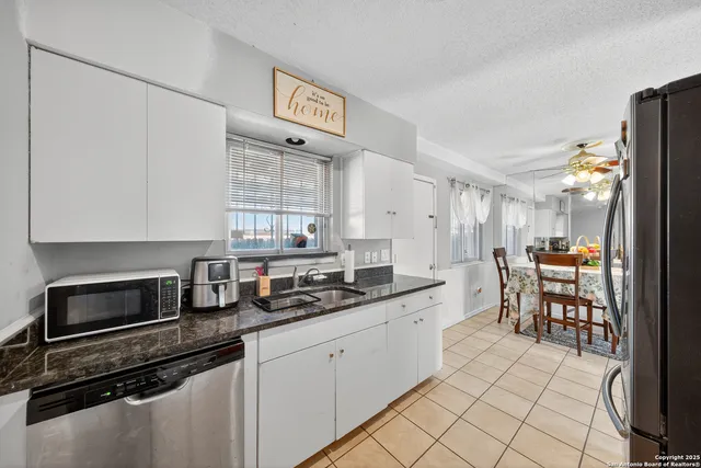 $115,000 | 129 East Silver Sands Drive, Unit 129, San Antonio, TX 78216