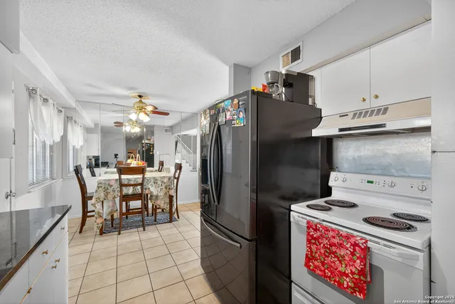 $115,000 | 129 East Silver Sands Drive, Unit 129, San Antonio, TX 78216