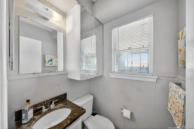 $115,000 | 129 East Silver Sands Drive, Unit 129, San Antonio, TX 78216