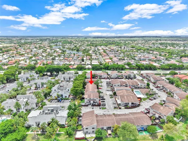 $299,900 | 15655 Southwest 82nd Cir Lane, Unit 512, Miami, FL 33193