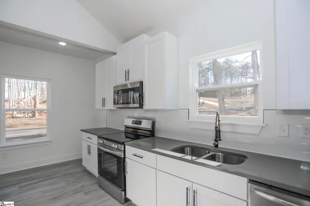 $355,000 | 198 Saratoga Avenue, Spartanburg, SC 29302