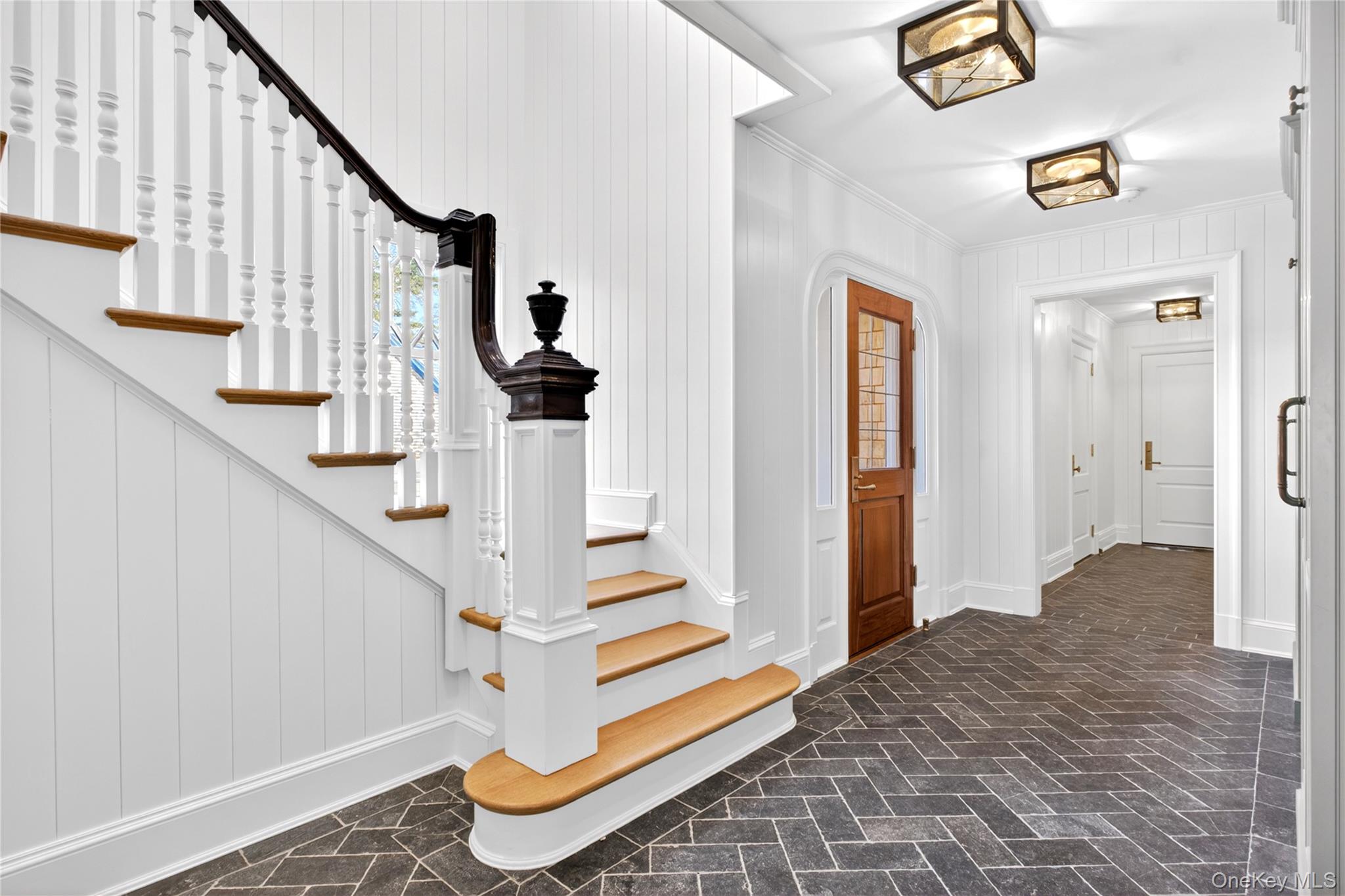 71 Lake Road Manhasset, NY 11030 - Photo 22 of 46