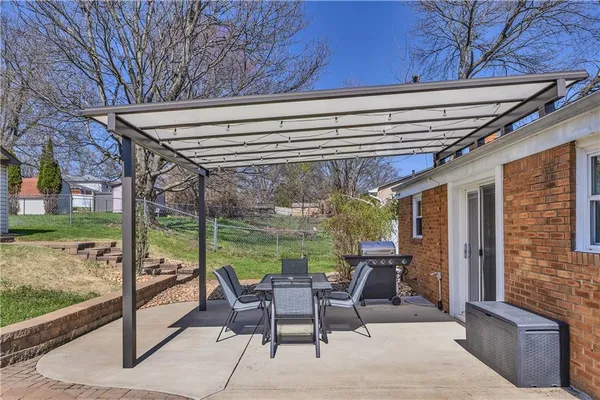 $299,900 | 124 Sunrise Drive, Irwin, PA 15642