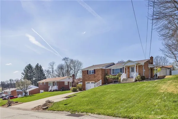 $299,900 | 124 Sunrise Drive, Irwin, PA 15642