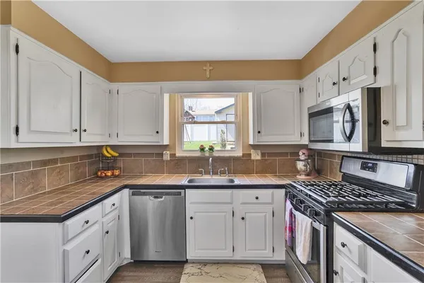 $299,900 | 124 Sunrise Drive, Irwin, PA 15642