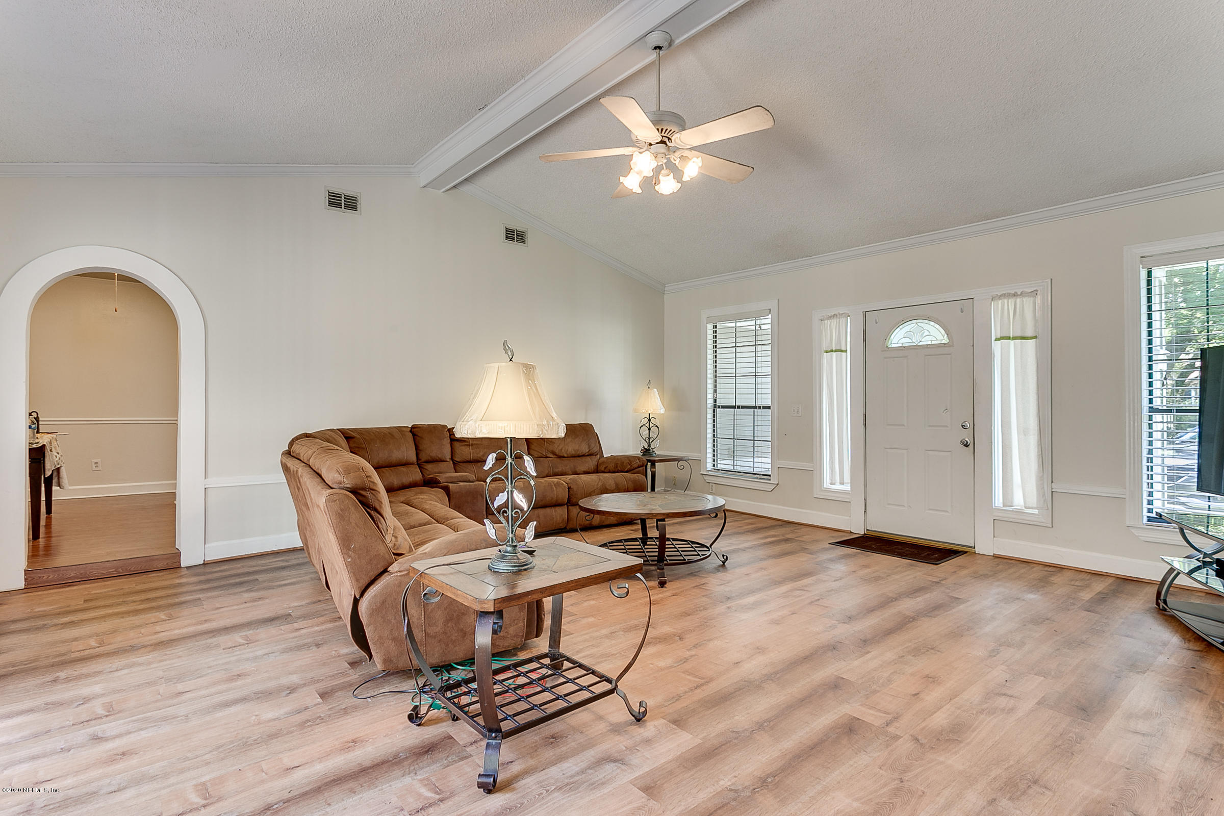 1993 W Road Jacksonville, FL 32216 - Photo 7 of 29 4-Living Room View 1