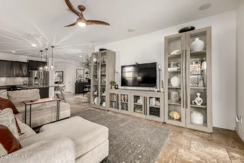 $674,900 | 152 West Rosemary Drive, Chandler, AZ 85248