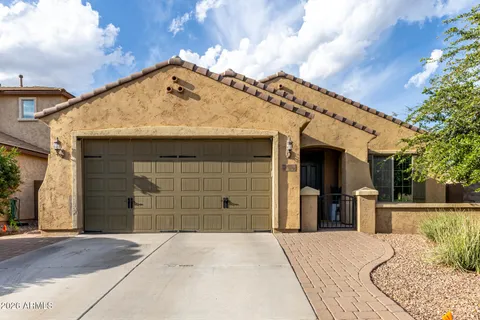 $674,900 | 152 West Rosemary Drive, Chandler, AZ 85248