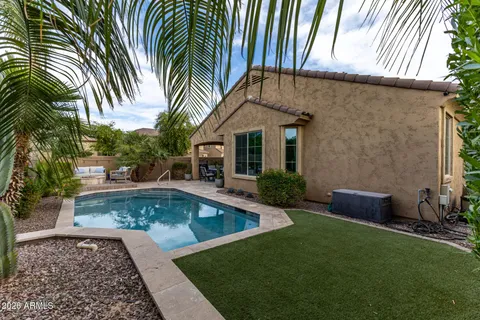 $674,900 | 152 West Rosemary Drive, Chandler, AZ 85248