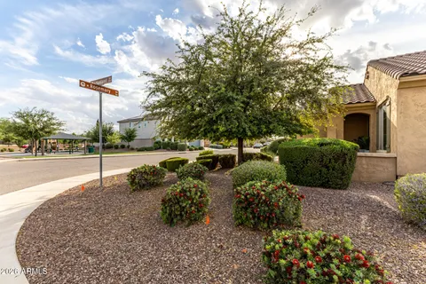 $674,900 | 152 West Rosemary Drive, Chandler, AZ 85248