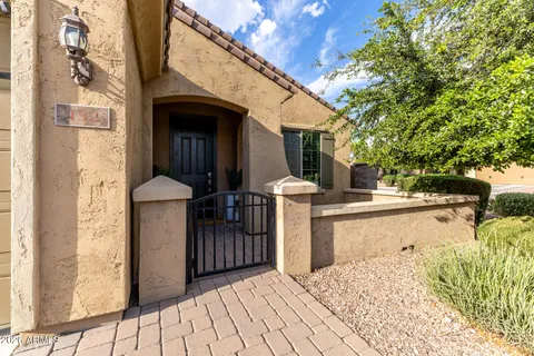$674,900 | 152 West Rosemary Drive, Chandler, AZ 85248