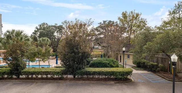 $615,000 | 135 Pier View Street, Unit 106, Charleston, SC 29492