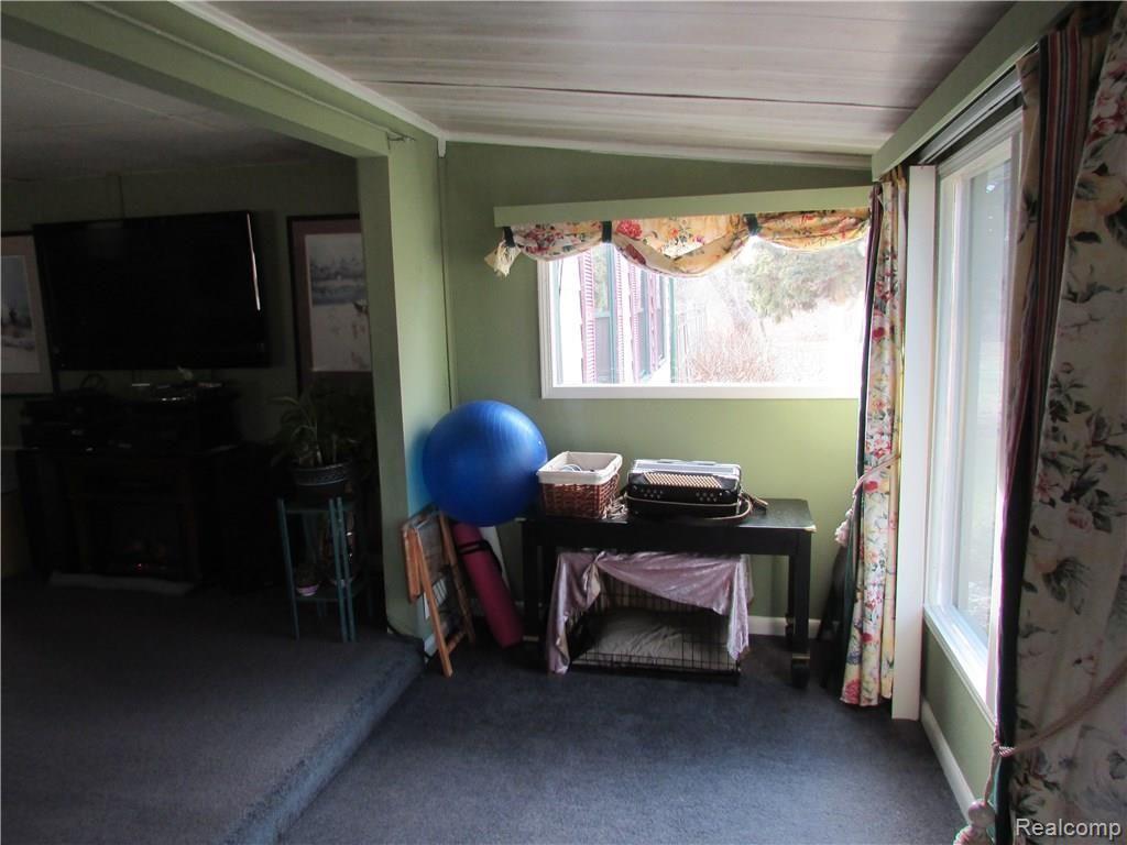 7472 North Road Fort Gratiot, MI 48059 - Photo 18 of 31 IMG_0686.JPG