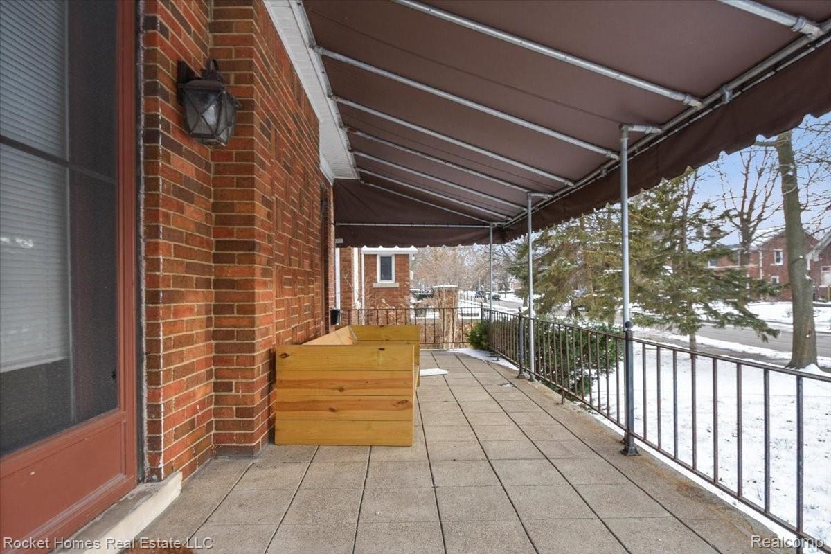 1452 Bishop Road Grosse Pointe, MI 48230 - Photo 40 of 48 40-Porch.jpg