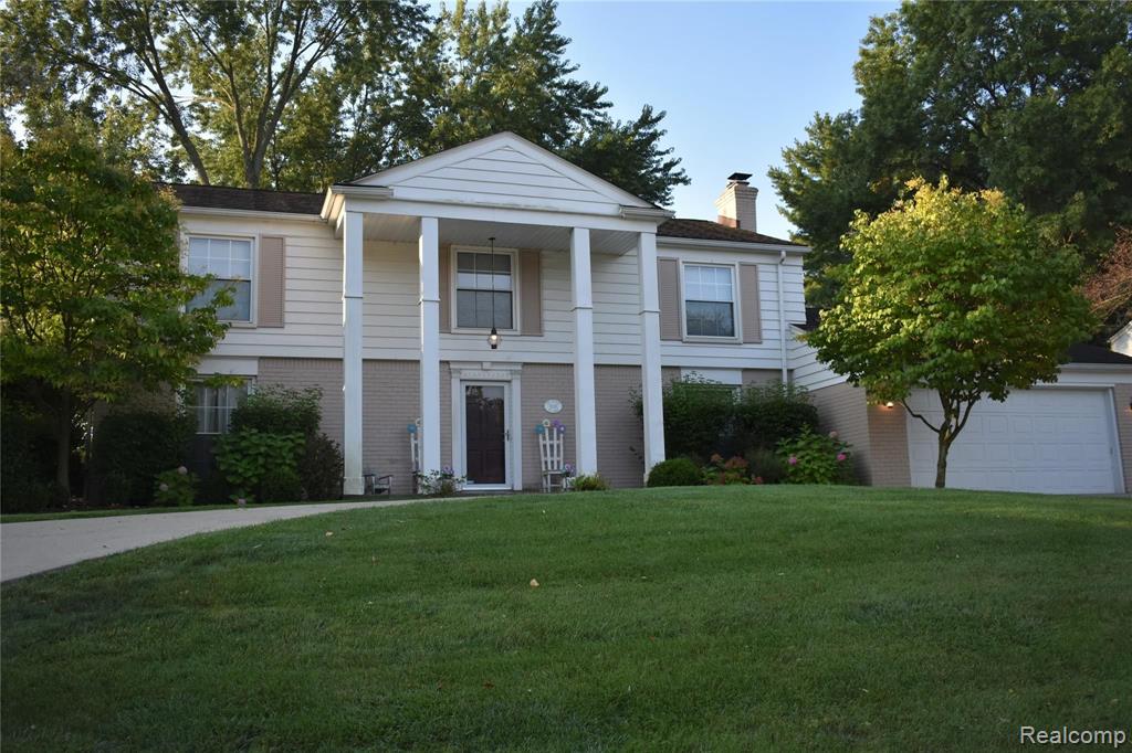 31161 Old Stage Road Beverly Hills, MI 48025 - Photo 3 of 32