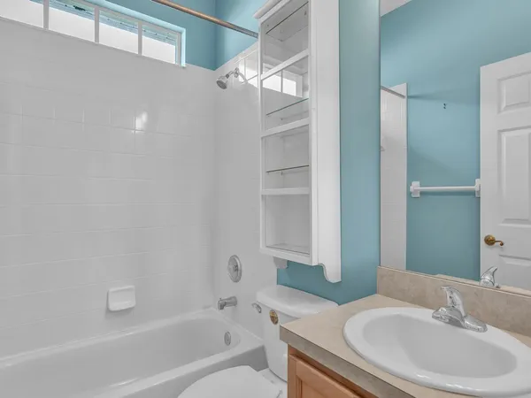 $2,200 | 5675 West 1st Square Southwest, Vero Beach, FL 32968