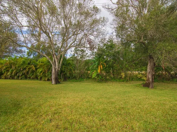 $2,200 | 5675 West 1st Square Southwest, Vero Beach, FL 32968