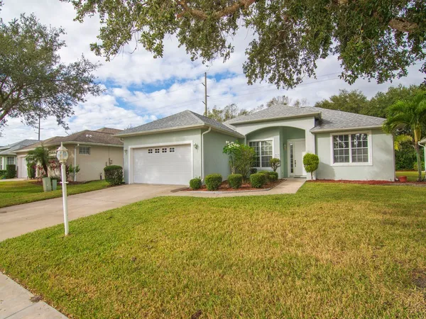 $2,200 | 5675 West 1st Square Southwest, Vero Beach, FL 32968