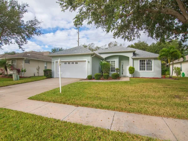 $2,200 | 5675 West 1st Square Southwest, Vero Beach, FL 32968