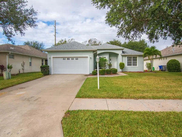 $2,200 | 5675 West 1st Square Southwest, Vero Beach, FL 32968