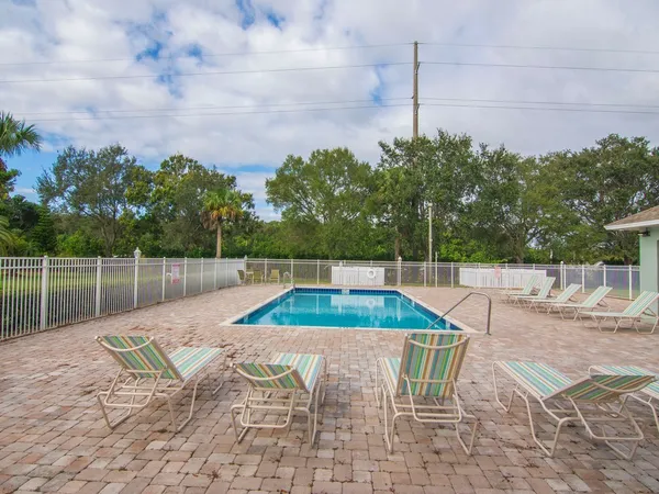 $2,200 | 5675 West 1st Square Southwest, Vero Beach, FL 32968
