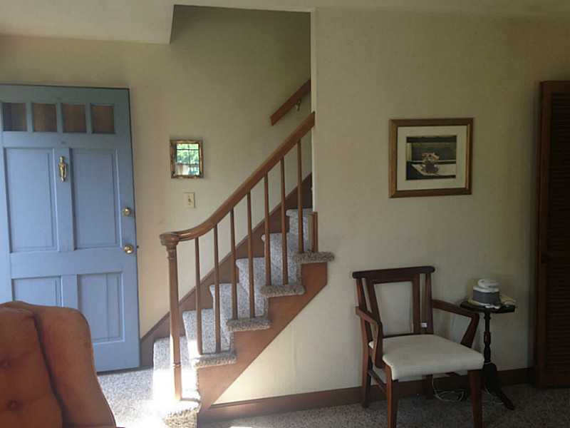 161 Old River Road Lincoln, RI 02865 - Photo 3 of 19 Entry.