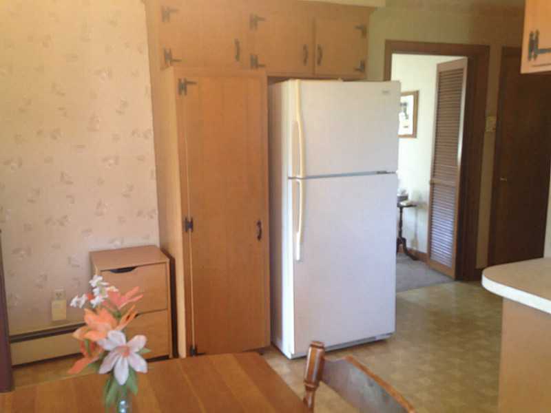 161 Old River Road Lincoln, RI 02865 - Photo 7 of 19 Kitchen.