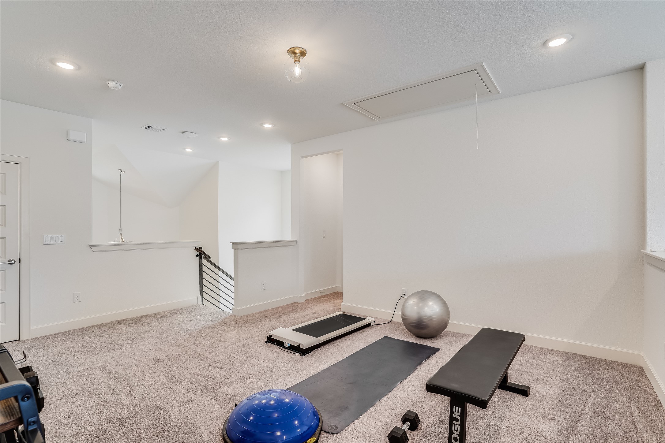 4701 Sea Salt Drive Austin, TX 78747 - Photo 19 of 29 a workspace with furniture and mirror