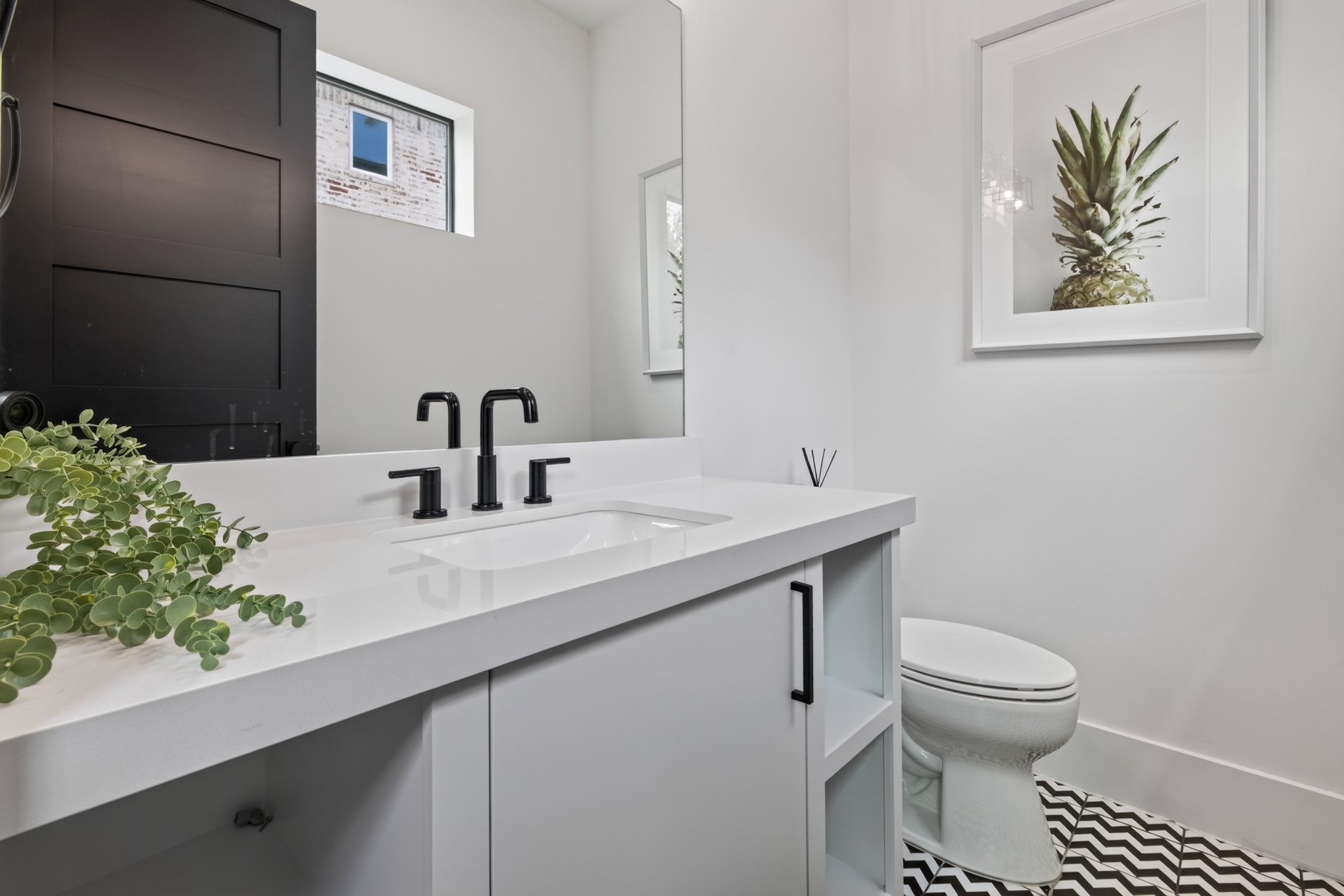 1432 Bingle Road Houston, TX 77055 - Photo 7 of 50 Gallery Image 7