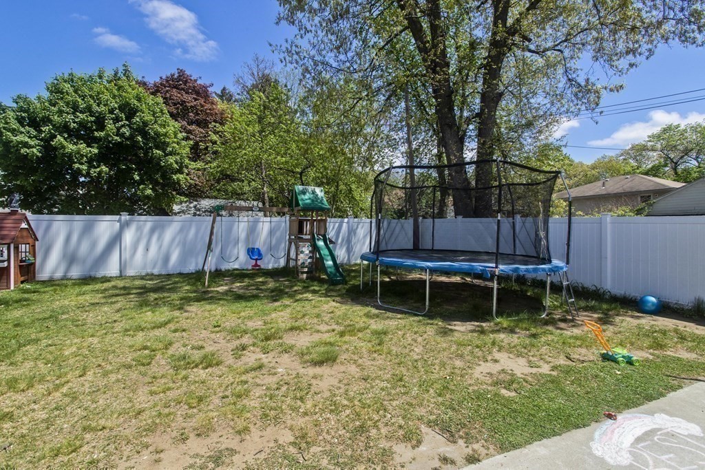797 Armory Street Springfield, MA 01107 - Photo 33 of 42