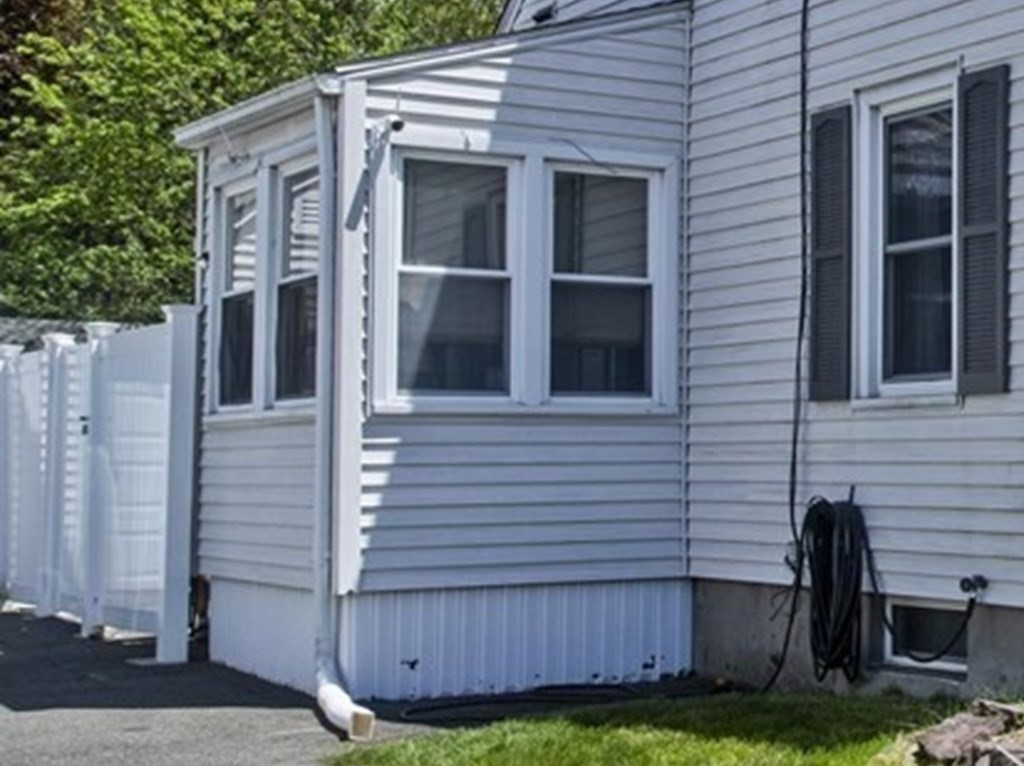 797 Armory Street Springfield, MA 01107 - Photo 36 of 42
