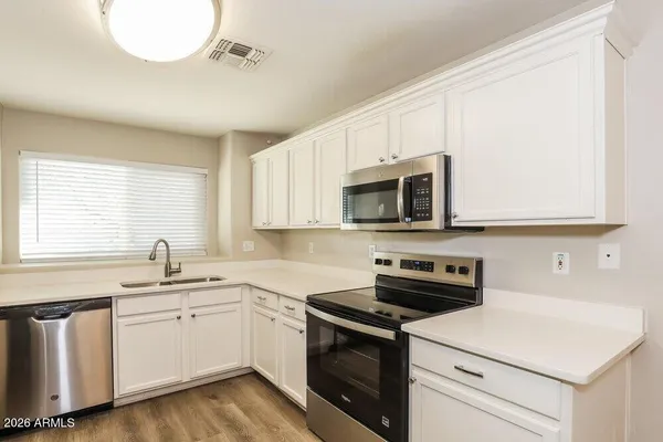 $1,990 | 3528 West Glass Lane, Phoenix, AZ 85041