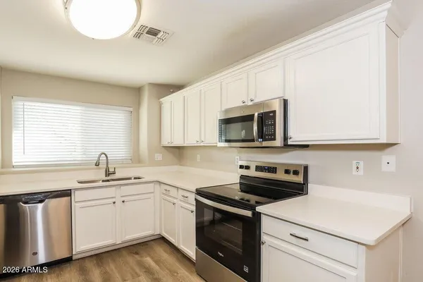 $1,955 | 3528 West Glass Lane, Phoenix, AZ 85041