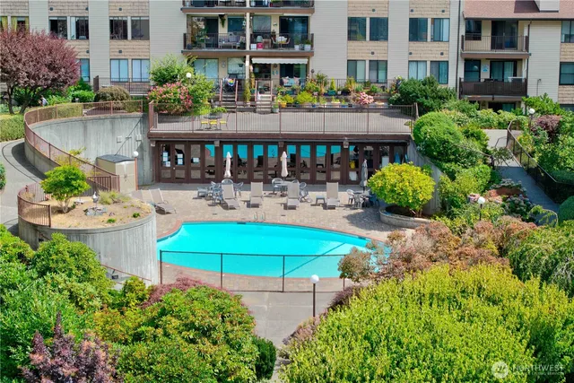 $399,000 | 13229 Linden Avenue North, Unit 402B, Seattle, WA 98133