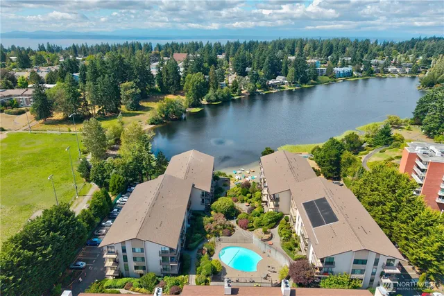 $399,000 | 13229 Linden Avenue North, Unit 402B, Seattle, WA 98133