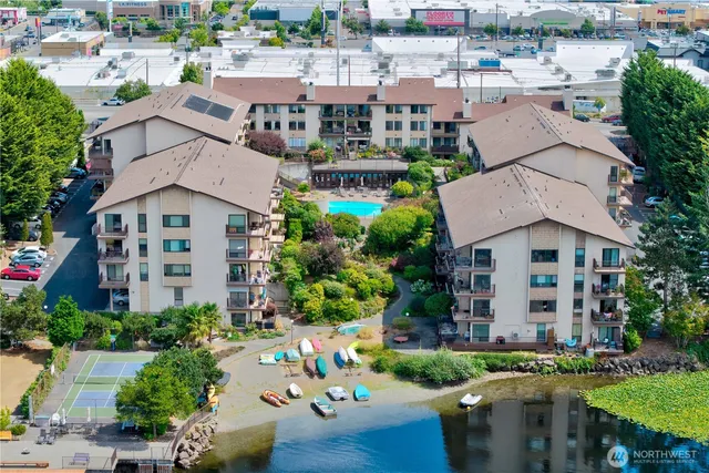 $399,000 | 13229 Linden Avenue North, Unit 402B, Seattle, WA 98133