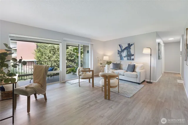 $399,000 | 13229 Linden Avenue North, Unit 402B, Seattle, WA 98133