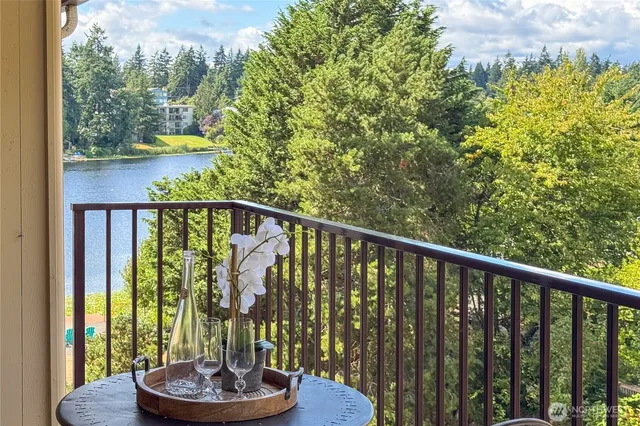 $399,000 | 13229 Linden Avenue North, Unit 402B, Seattle, WA 98133