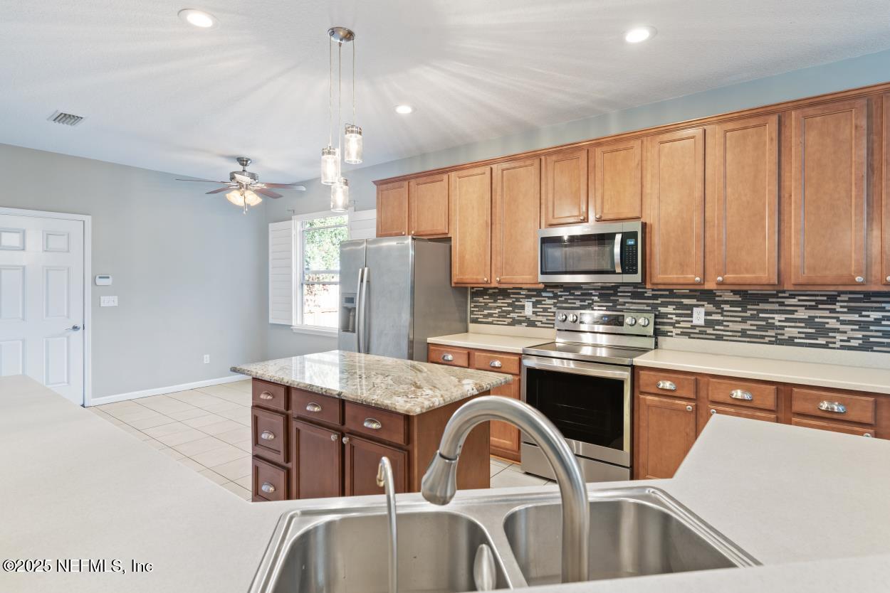 700 Reflection Cove Road East Jacksonville, FL 32218 - Photo 15 of 62 Kitchen