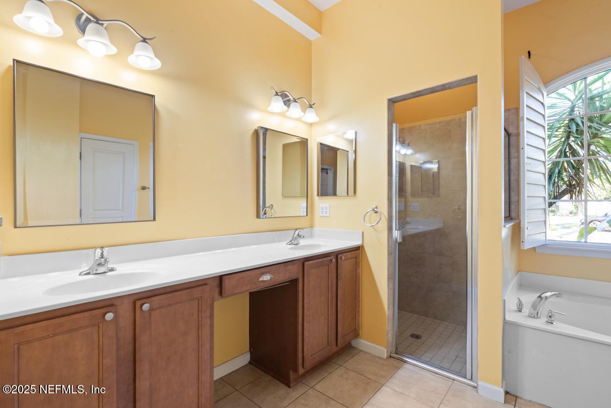 700 Reflection Cove Road East Jacksonville, FL 32218 - Photo 28 of 62 Primary Bathroom