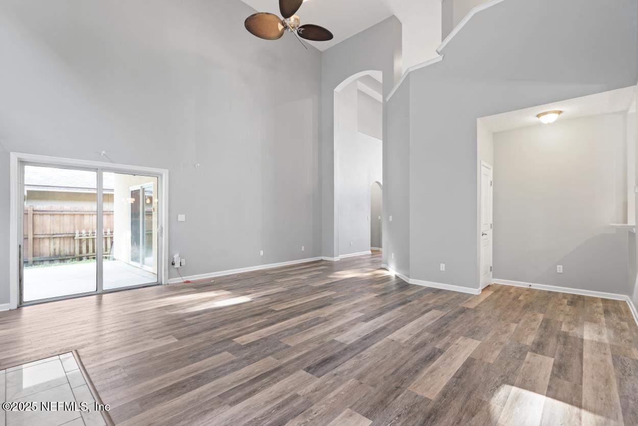 700 Reflection Cove Road East Jacksonville, FL 32218 - Photo 9 of 62 Living room