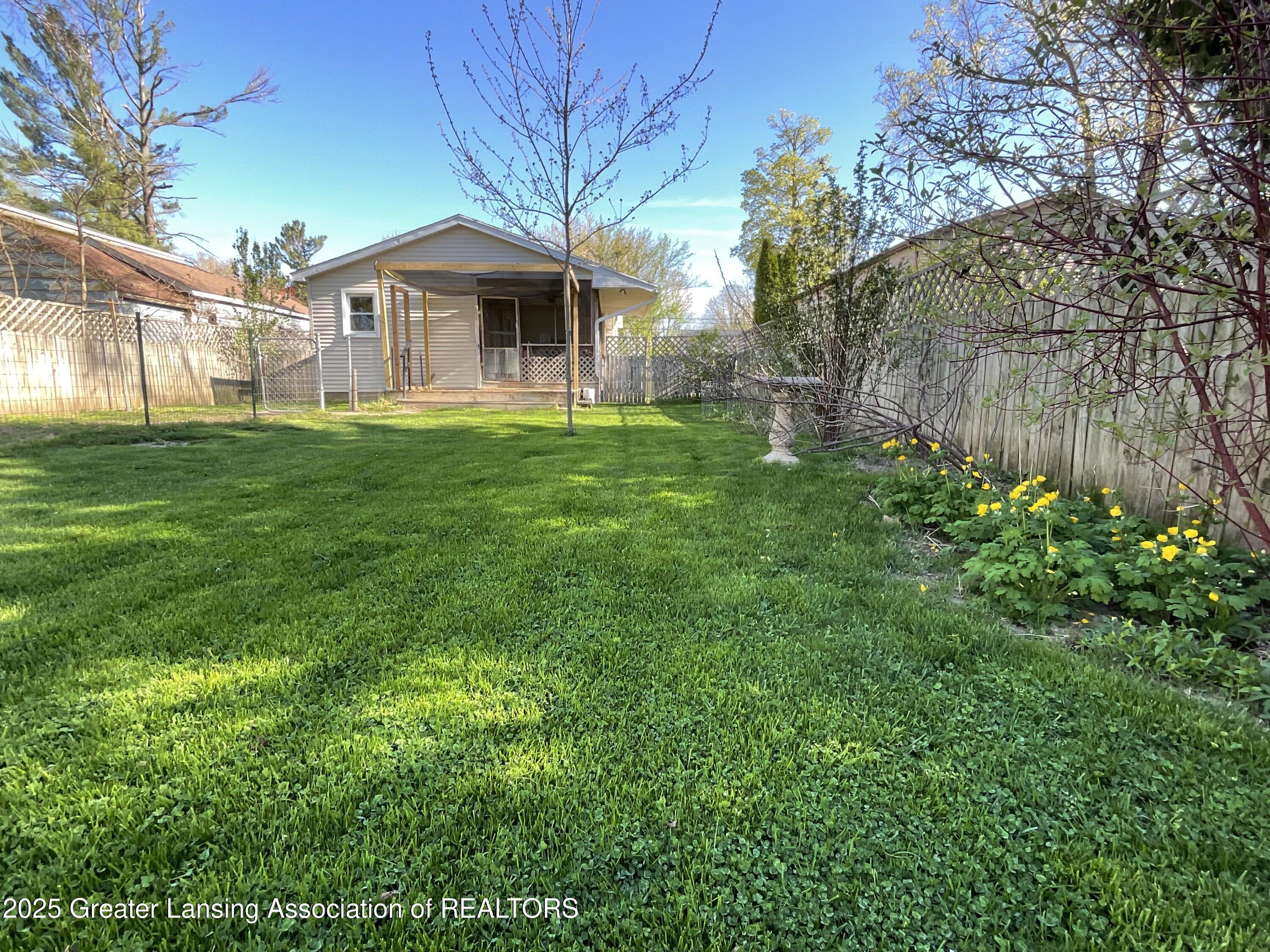 765 West Seminary Street Charlotte, MI 48813 - Photo 27 of 38 27